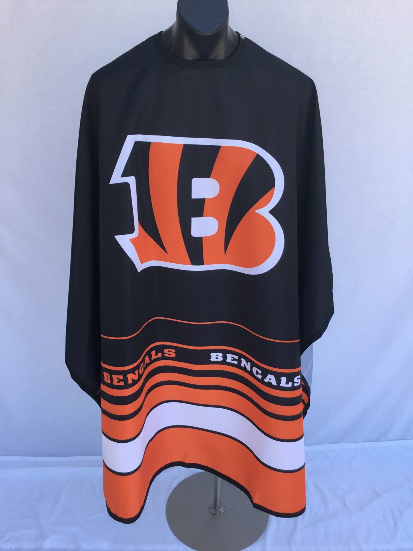 CINCINNATI BENGALS - MY TEAM CAPE - N.O.S. Barber Supply