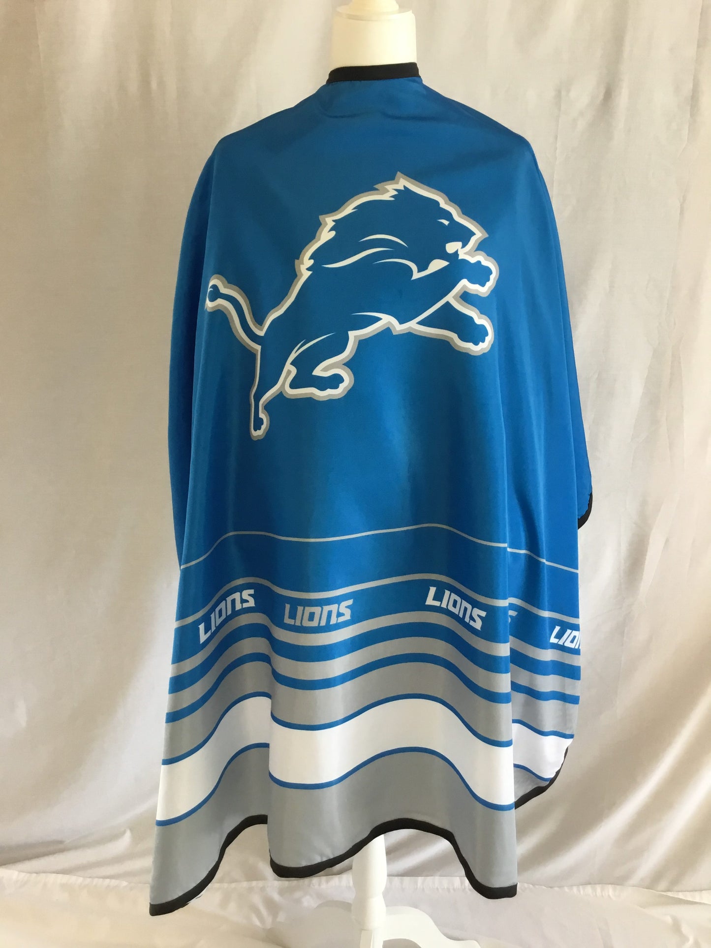 DETROIT LIONS - MY TEAM CAPE - N.O.S. Barber Supply