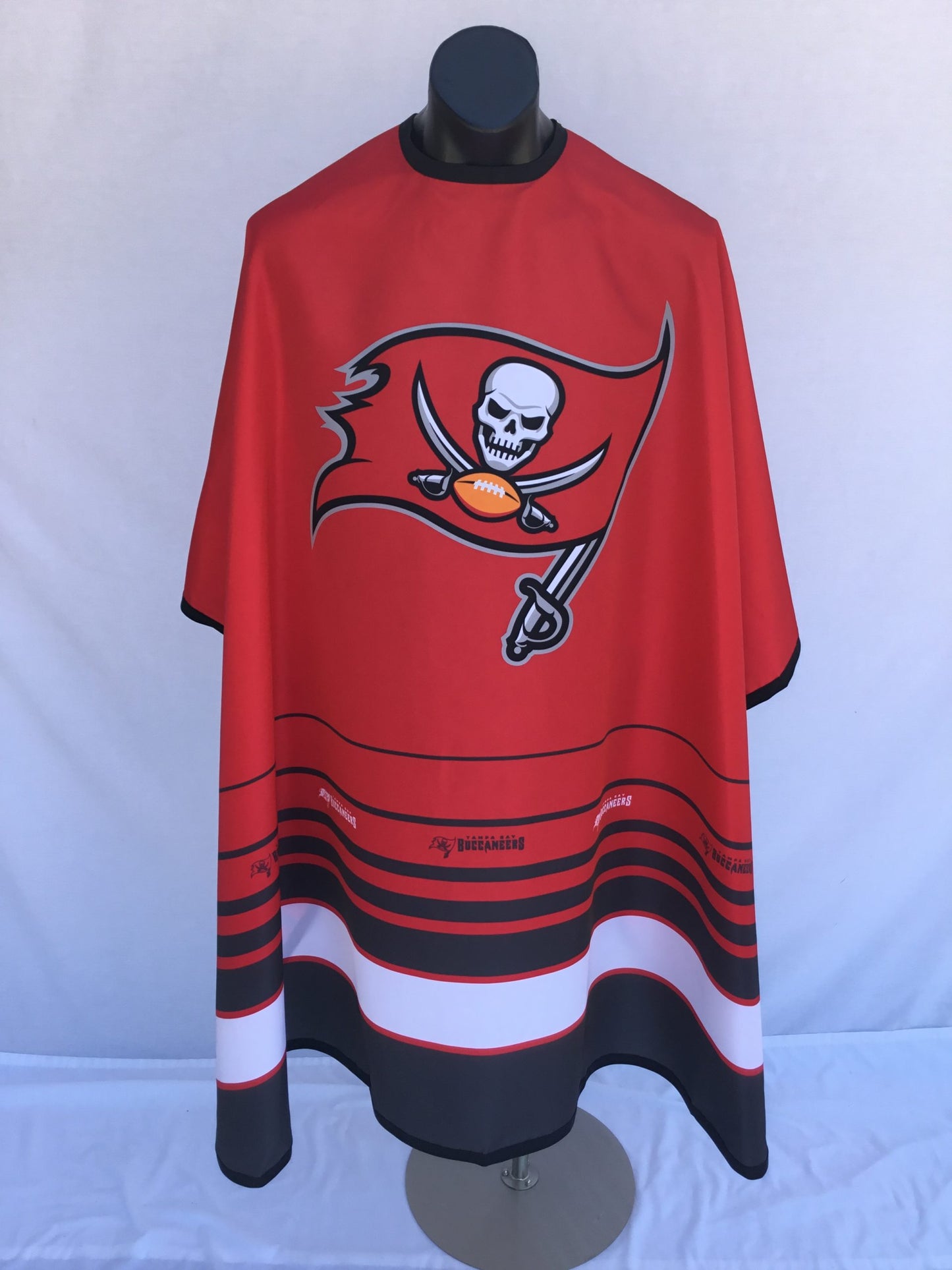 TAMPA BAY BUCCANEERS - MY TEAM CAPE - N.O.S. Barber Supply